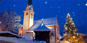 Weihnachtliche Alpbacher Kirche